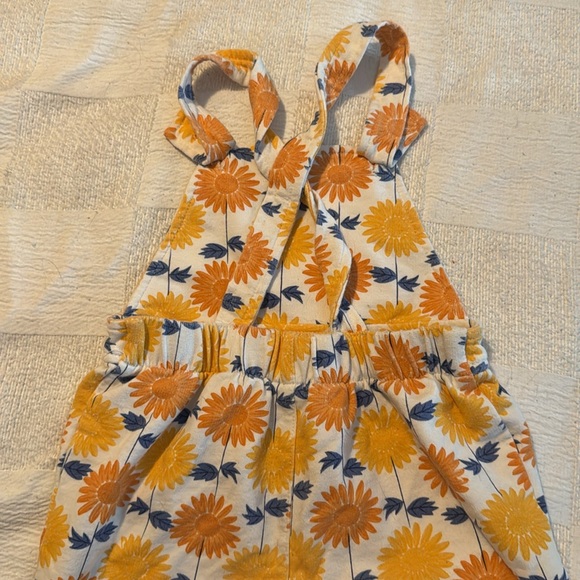 Floral romper - Picture 3 of 3